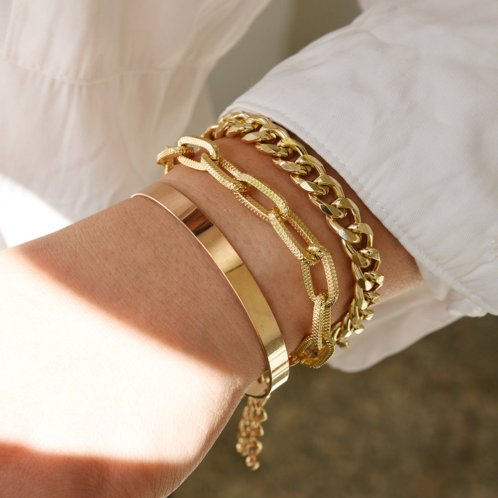 Gold-coloured Alloy Meta Chain Bangle