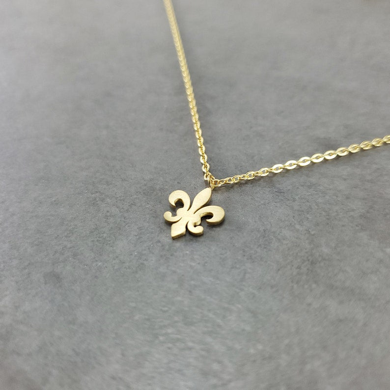 Gold-coloured Stainless Steel Bosnian Lily Necklace